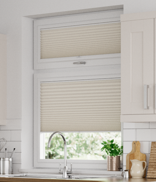Drill-free pleated curtains