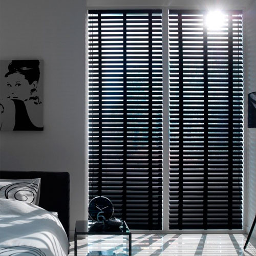 Lacquered venetian Blinds