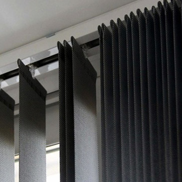 Detalle terminación superior cortinas verticales a medida