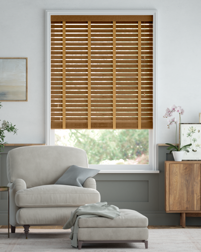 Wooden Venetian blinds with ribbon