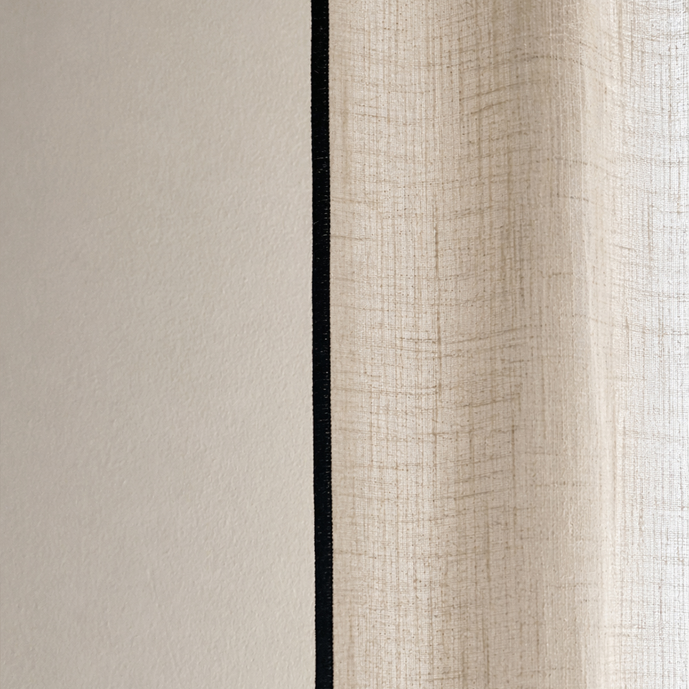 Cortinas Linodes com debrum Lima & Lino