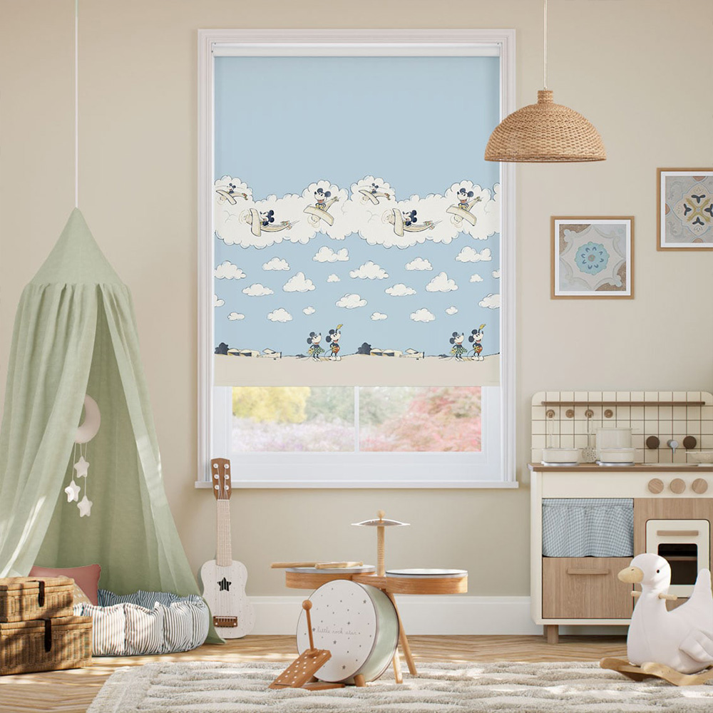 Opacos Mickey nas Nuvens